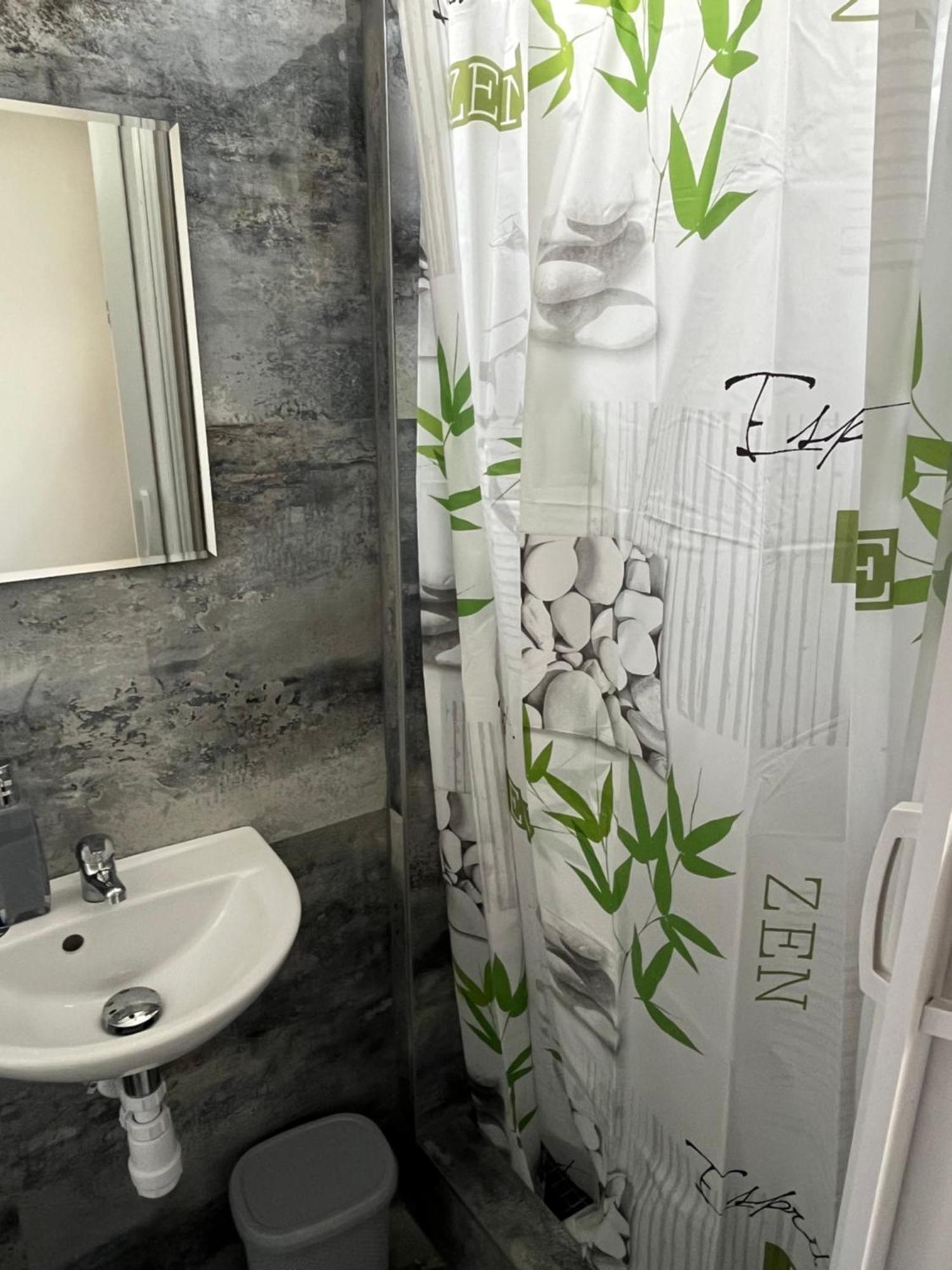 Lilla Motel เฮกเยชฮาโลม ภายนอก รูปภาพ